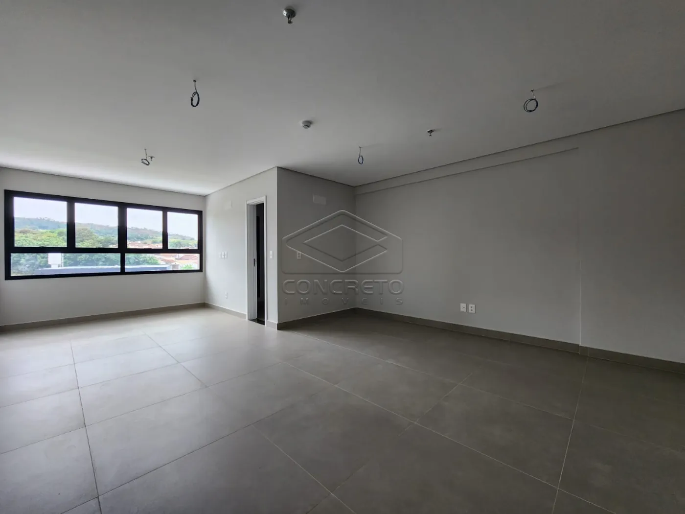 Alugar Comercial / Sala em Ja&uacute; R$ 2.200,00 - Foto 2