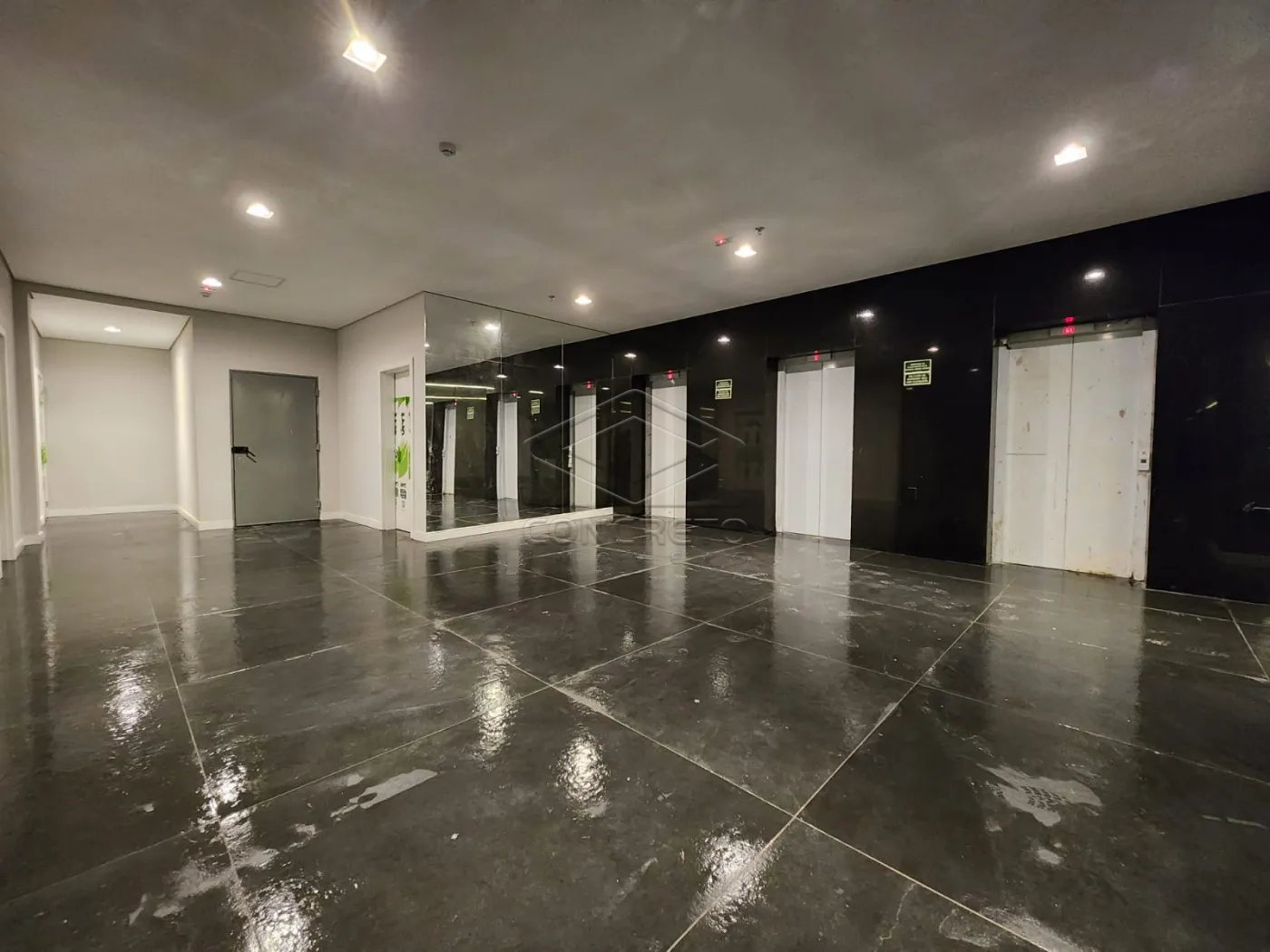 Alugar Comercial / Sala em Ja&uacute; R$ 2.400,00 - Foto 4