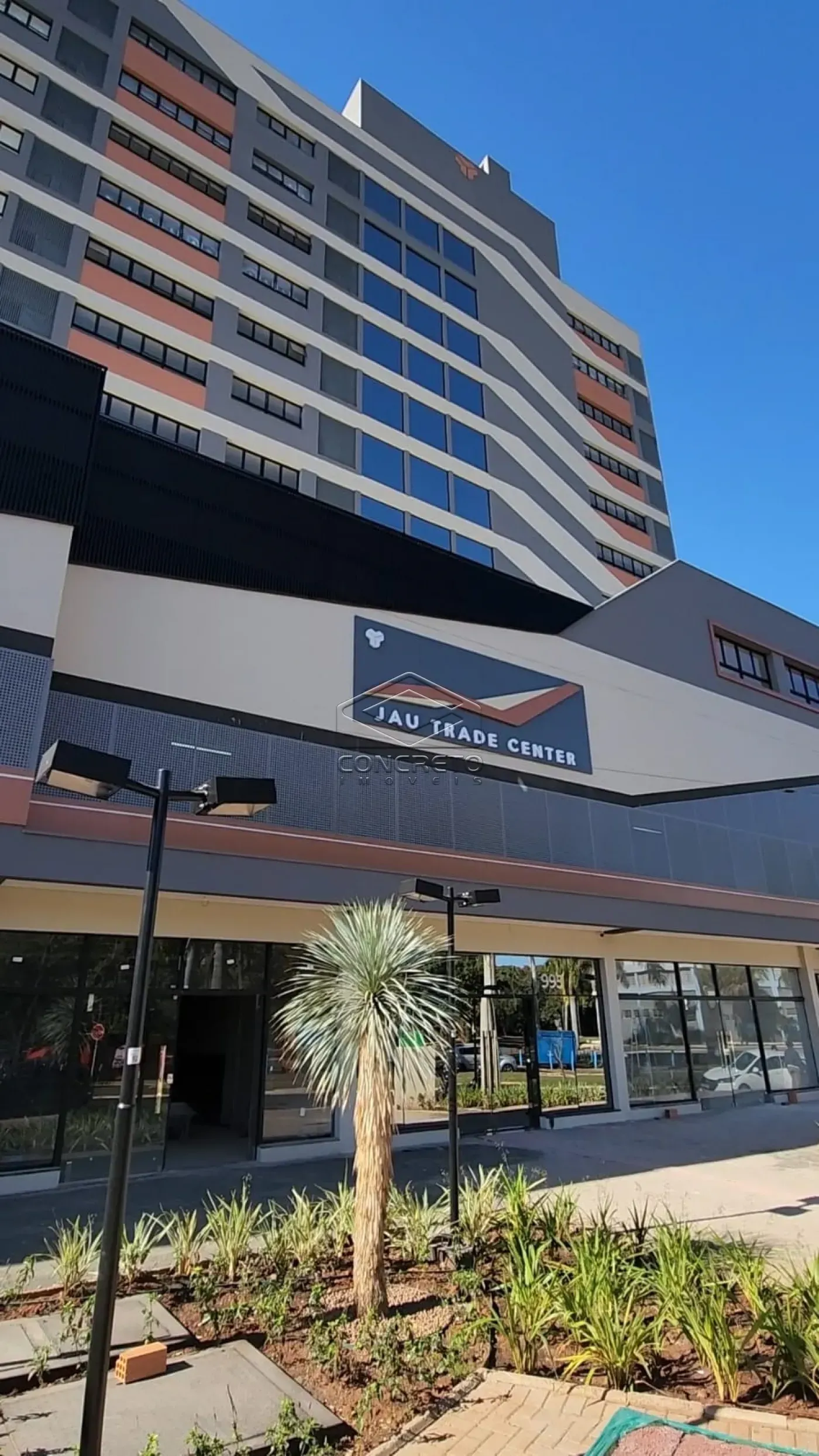 Alugar Comercial / Sala em Ja&uacute; R$ 5.000,00 - Foto 1