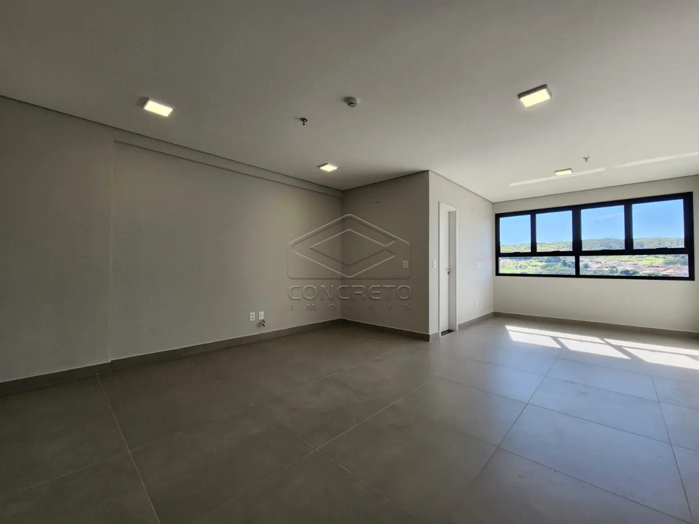 Comprar Comercial / Sala em Ja&uacute; R$ 299.980,00 - Foto 2