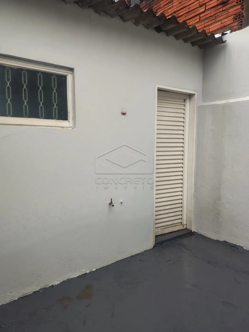 Alugar Casa / Padr&atilde;o em Len&ccedil;&oacute;is Paulista R$ 2.000,00 - Foto 2