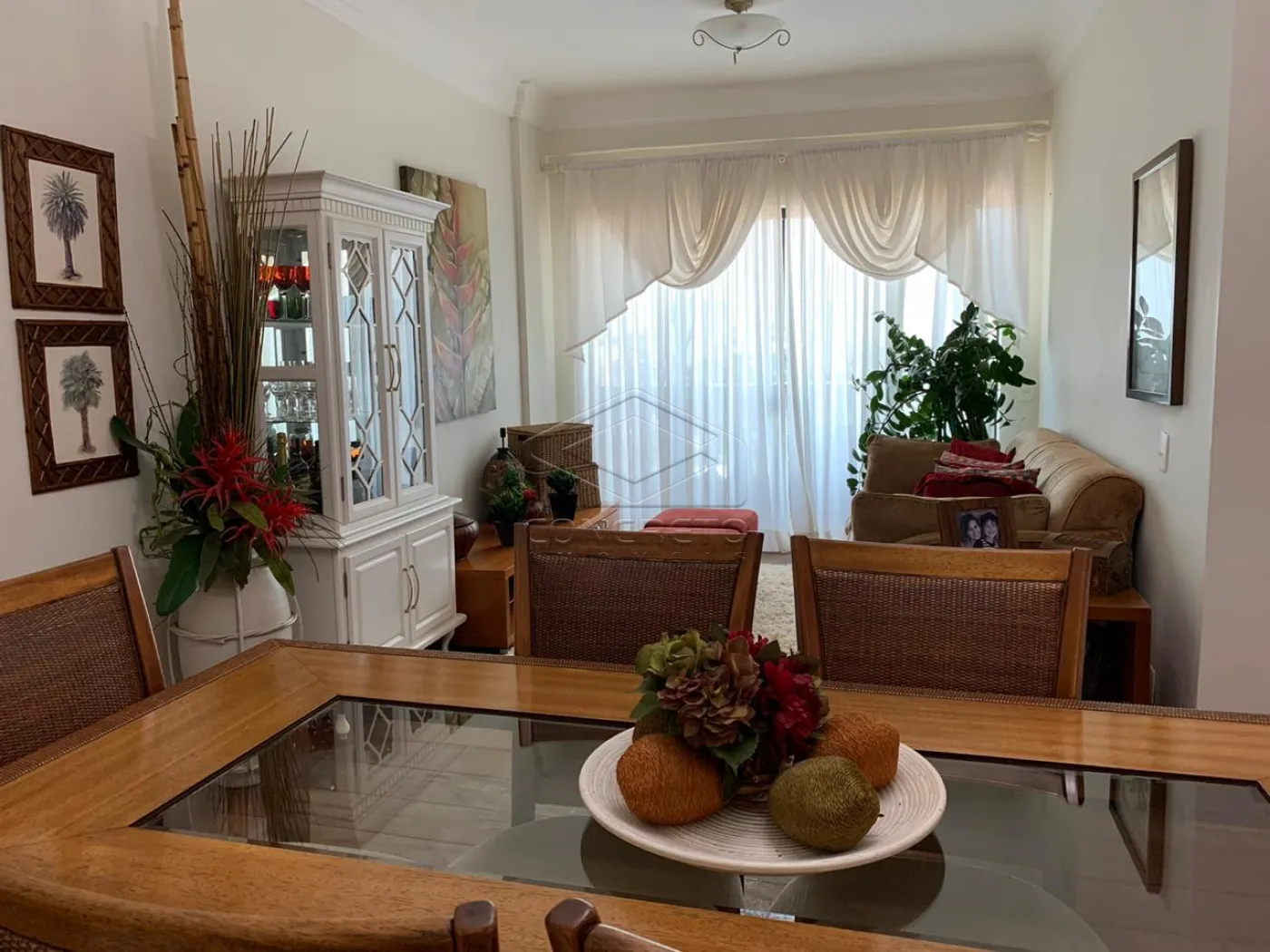 Alugar Apartamento / Padr&atilde;o em Len&ccedil;&oacute;is Paulista R$ 1.700,00 - Foto 2