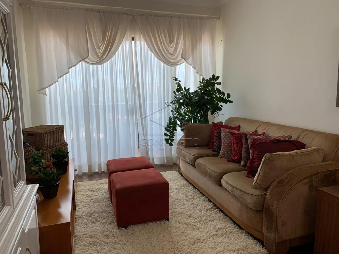 Alugar Apartamento / Padr&atilde;o em Len&ccedil;&oacute;is Paulista R$ 1.700,00 - Foto 3