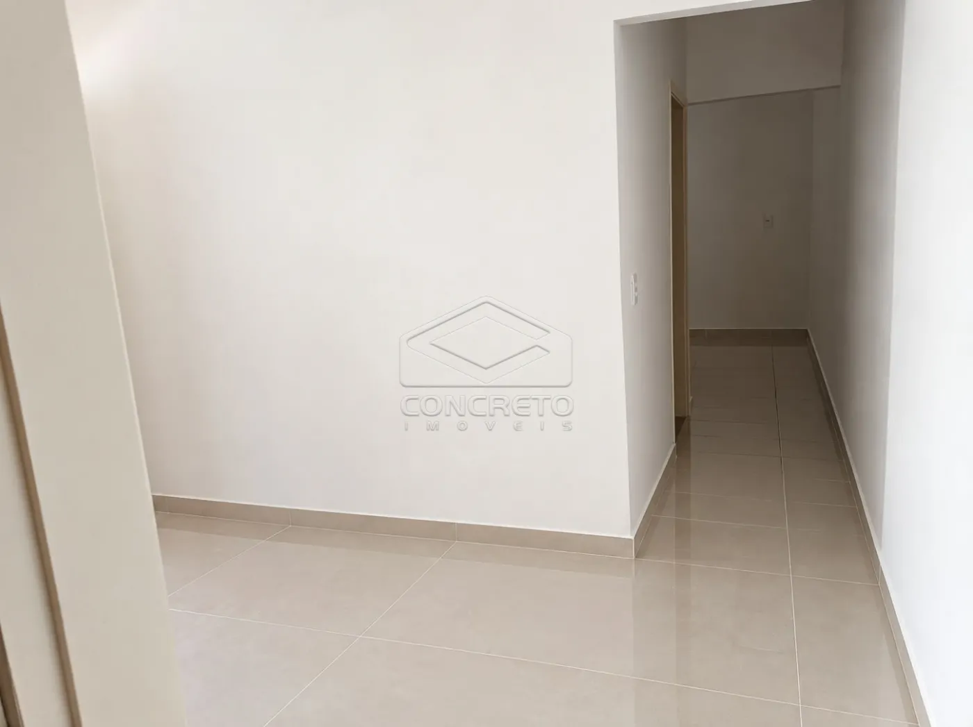Alugar Casa / Padr&atilde;o em Len&ccedil;&oacute;is Paulista R$ 3.000,00 - Foto 2