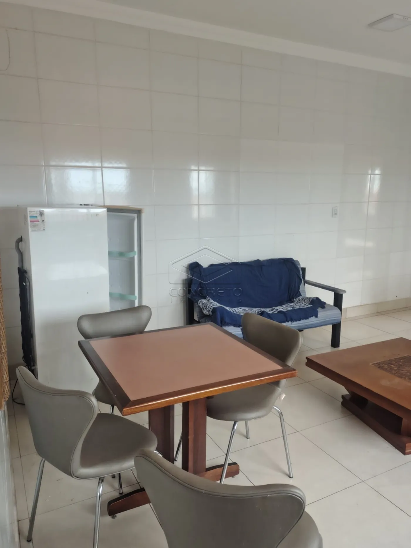 Alugar Apartamento / Kitnet em Len&ccedil;&oacute;is Paulista R$ 1.400,00 - Foto 2
