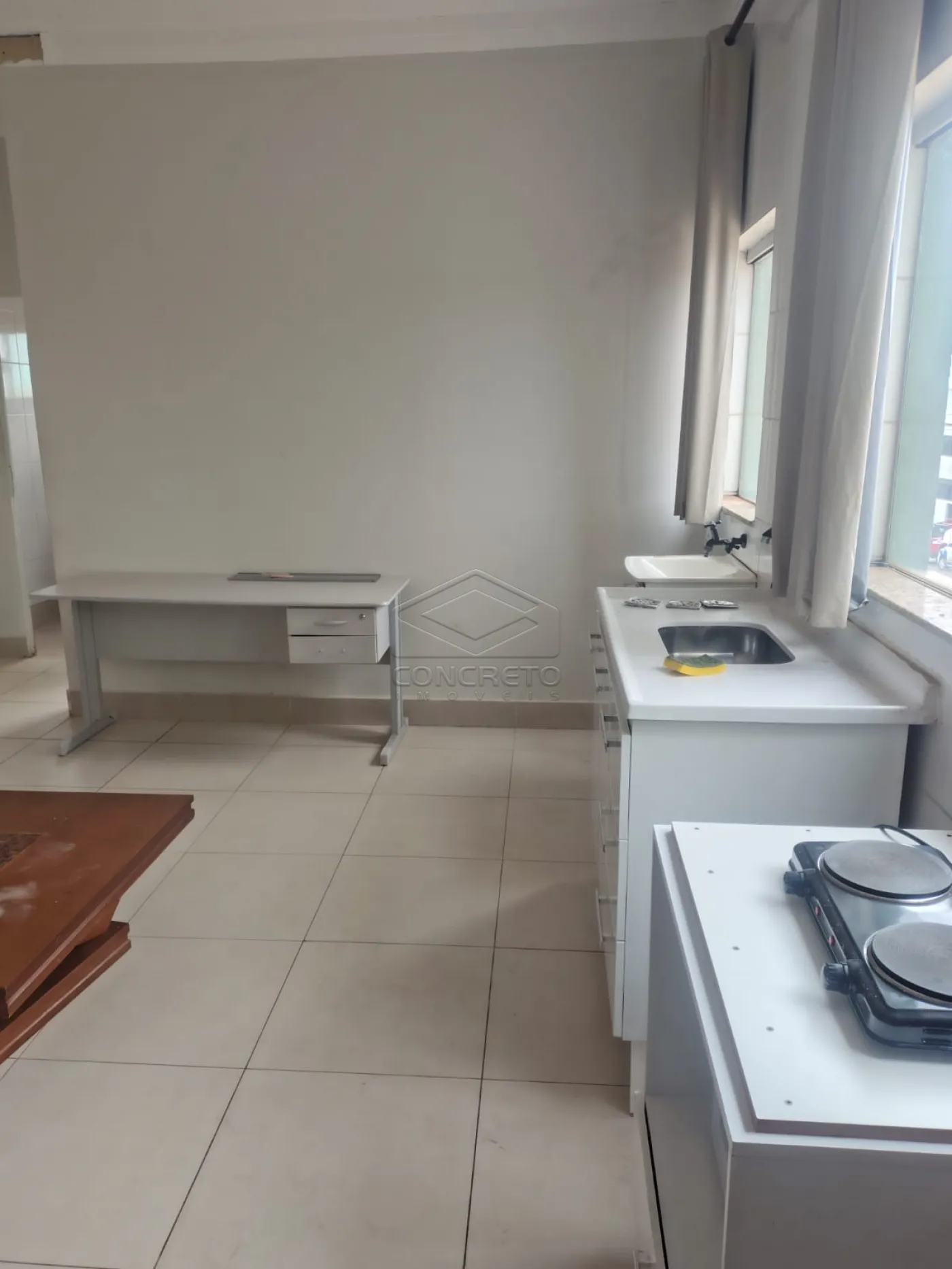 Alugar Apartamento / Kitnet em Len&ccedil;&oacute;is Paulista R$ 1.400,00 - Foto 3