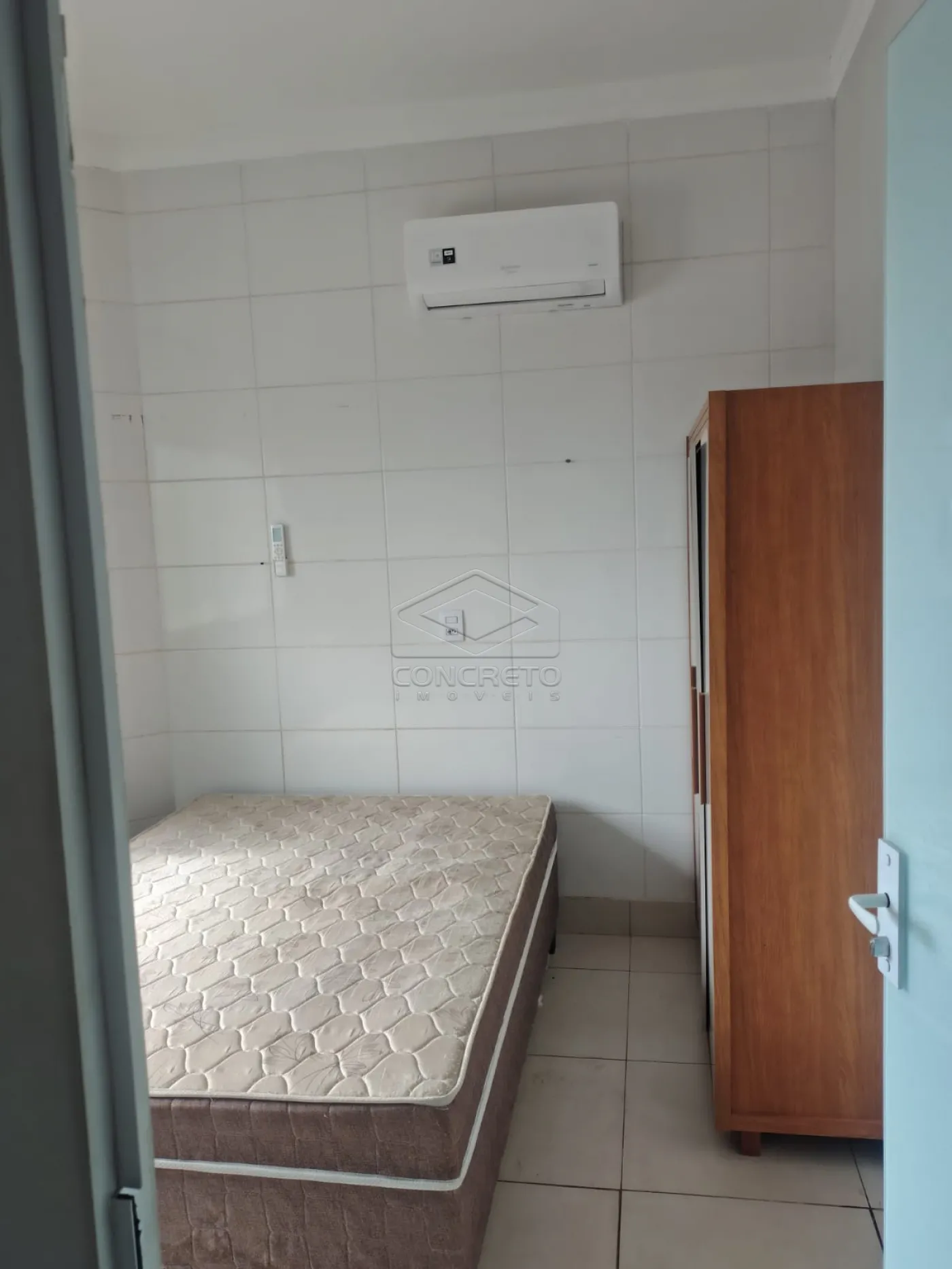 Alugar Apartamento / Kitnet em Len&ccedil;&oacute;is Paulista R$ 1.400,00 - Foto 4