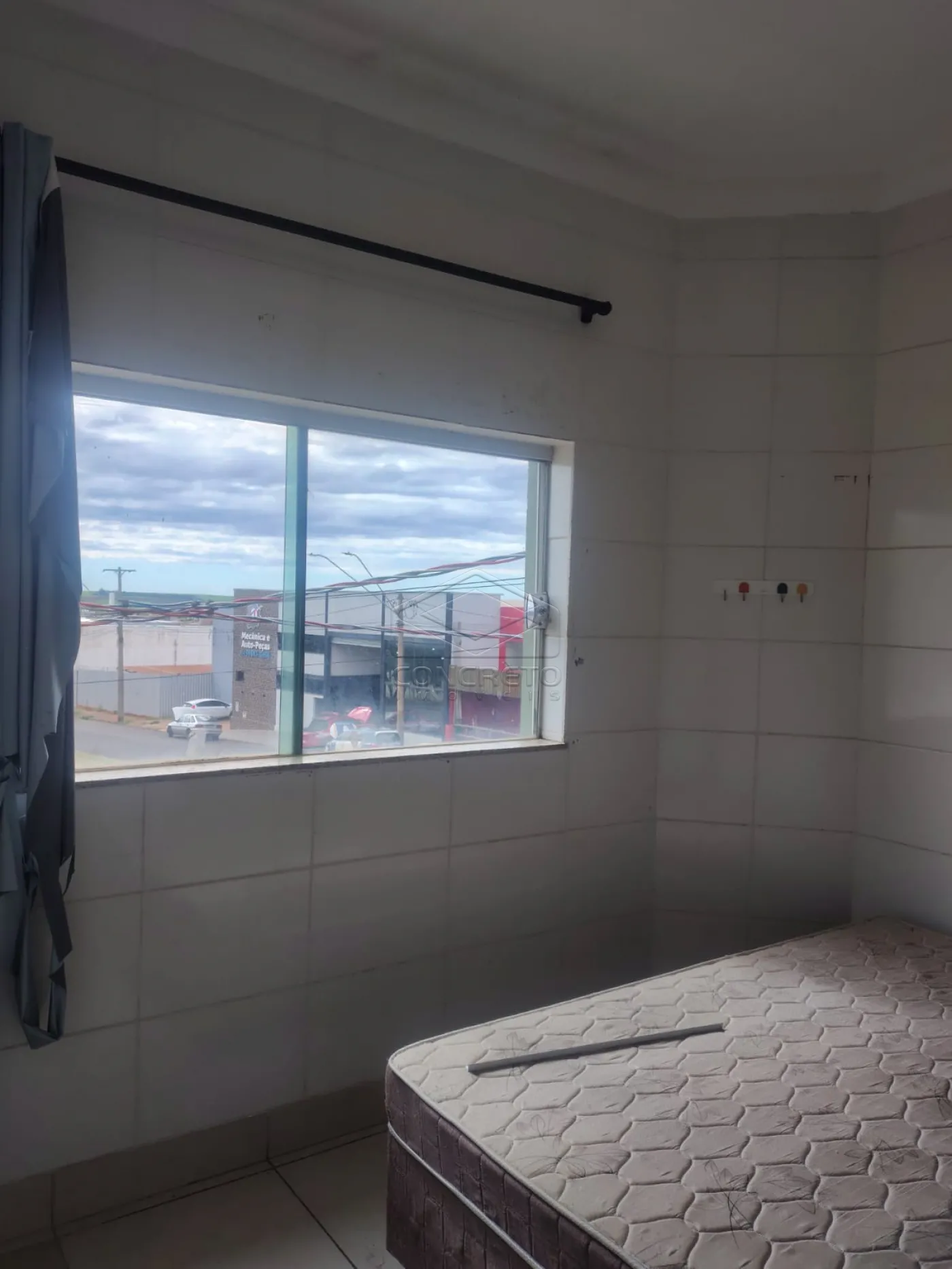 Alugar Apartamento / Kitnet em Len&ccedil;&oacute;is Paulista R$ 1.400,00 - Foto 5