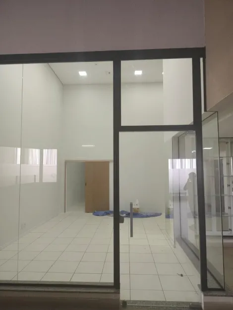 Botucatu Vila Sao Lucio Comercial Locacao R$ 3.000,00 Condominio R$436,35 