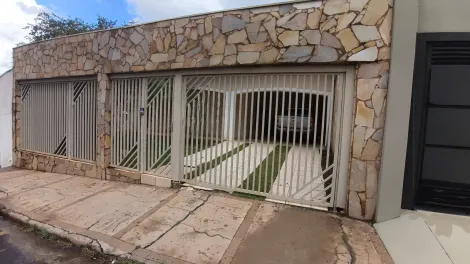 Botucatu Vila Nossa Senhora de Fatima Casa Locacao R$ 4.500,00 3 Dormitorios 1 Vaga Area do terreno 300.00m2 Area construida 188.00m2