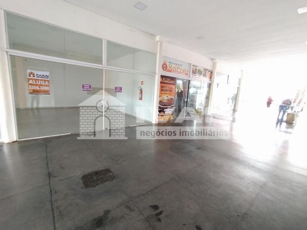 Alugar Comercial / Loja em Uberl&acirc;ndia R$ 2.147,00 - Foto 1