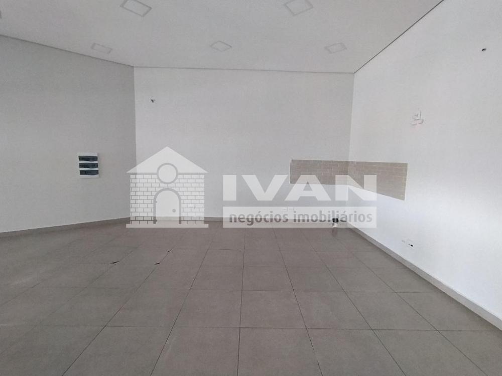 Alugar Comercial / Loja em Uberl&acirc;ndia R$ 2.147,00 - Foto 3