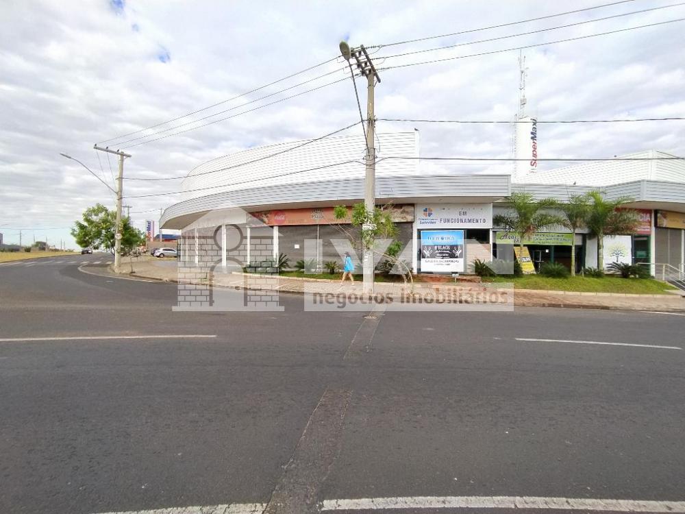 Alugar Comercial / Loja em Uberl&acirc;ndia R$ 2.147,00 - Foto 7