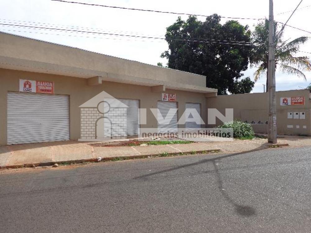 Alugar Comercial / Loja em Uberl&acirc;ndia R$ 1.400,00 - Foto 4