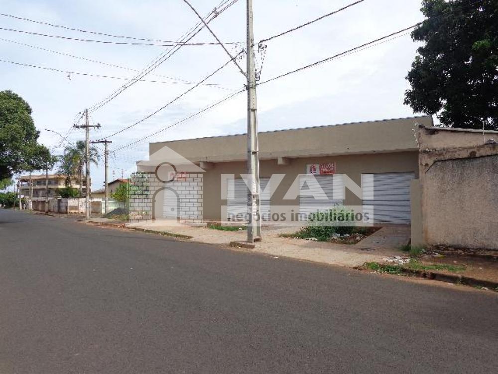 Alugar Comercial / Loja em Uberl&acirc;ndia R$ 1.400,00 - Foto 3