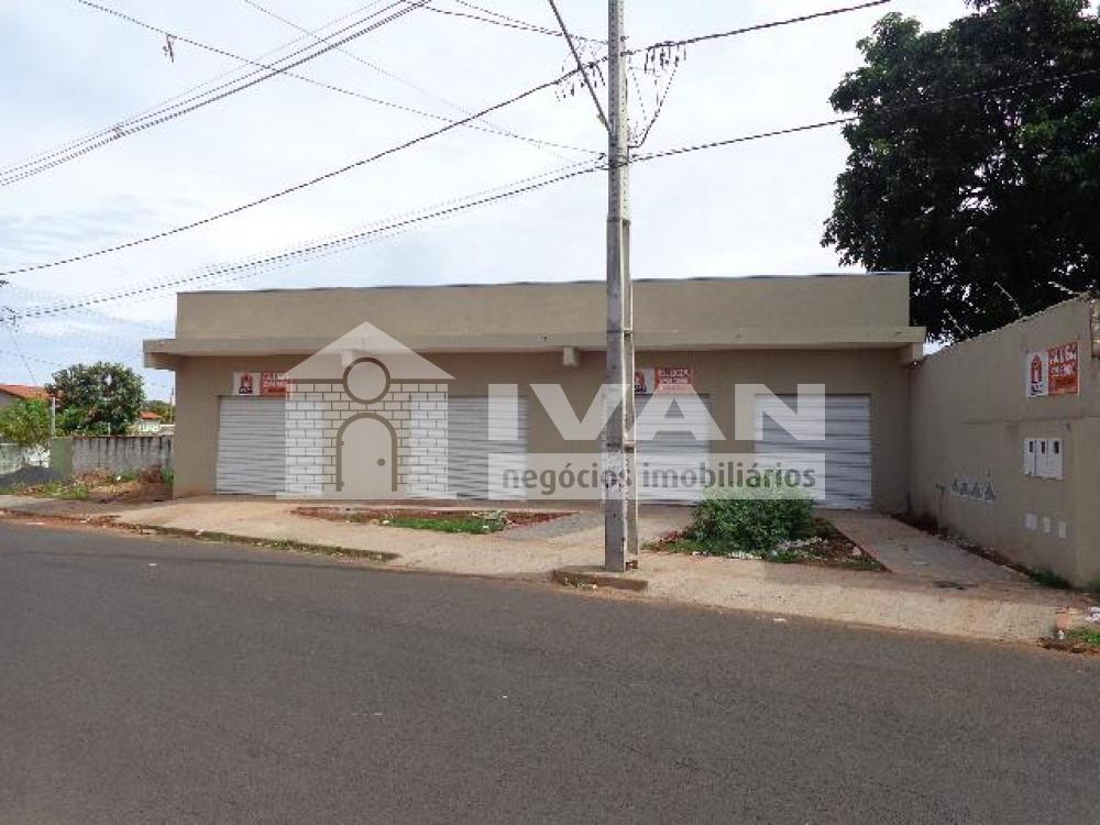 Alugar Comercial / Loja em Uberl&acirc;ndia R$ 1.400,00 - Foto 1