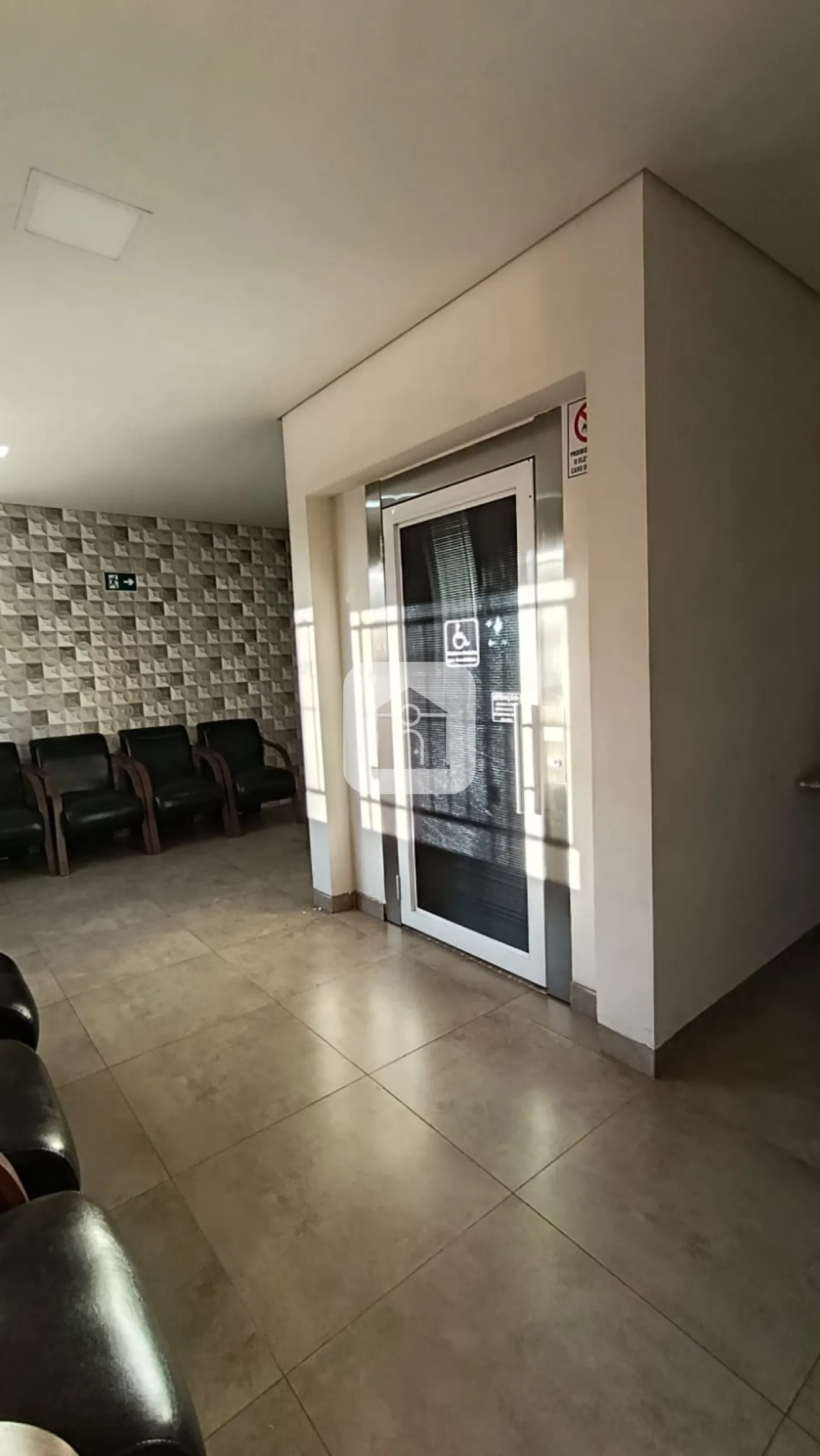 Alugar Comercial / Loja em Uberl&acirc;ndia R$ 1.200,00 - Foto 1