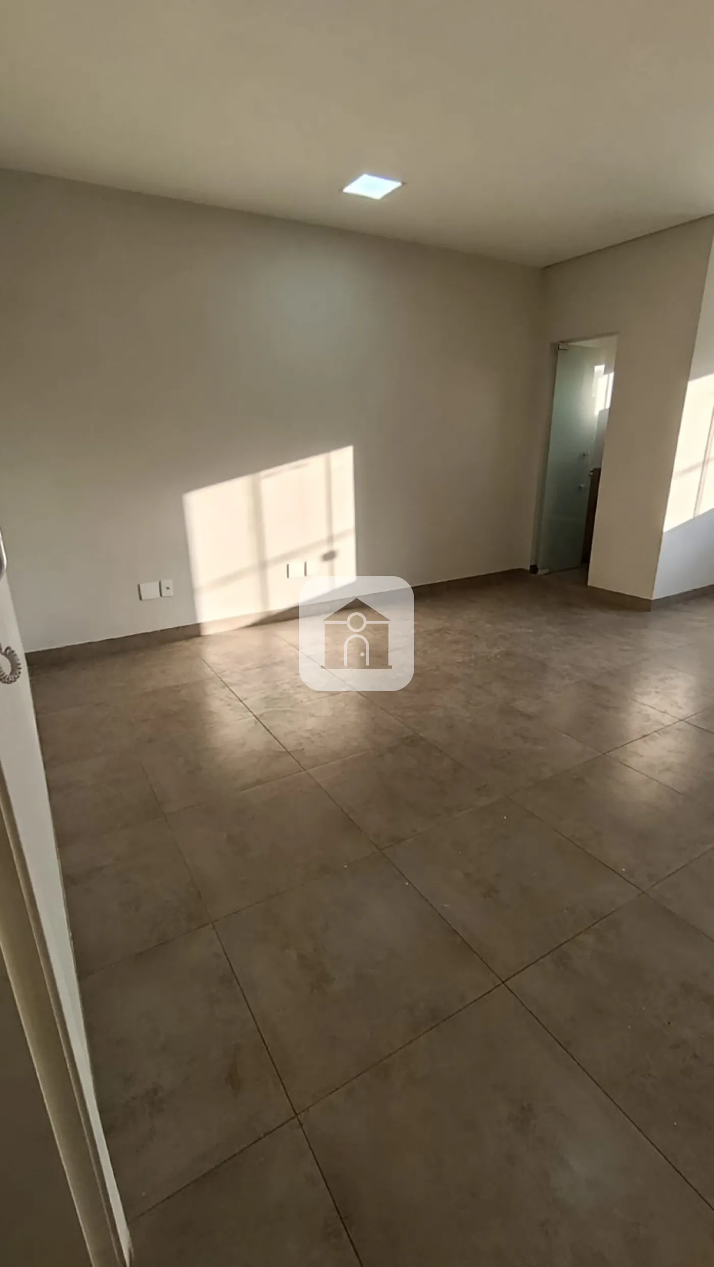 Alugar Comercial / Loja em Uberl&acirc;ndia R$ 1.200,00 - Foto 4