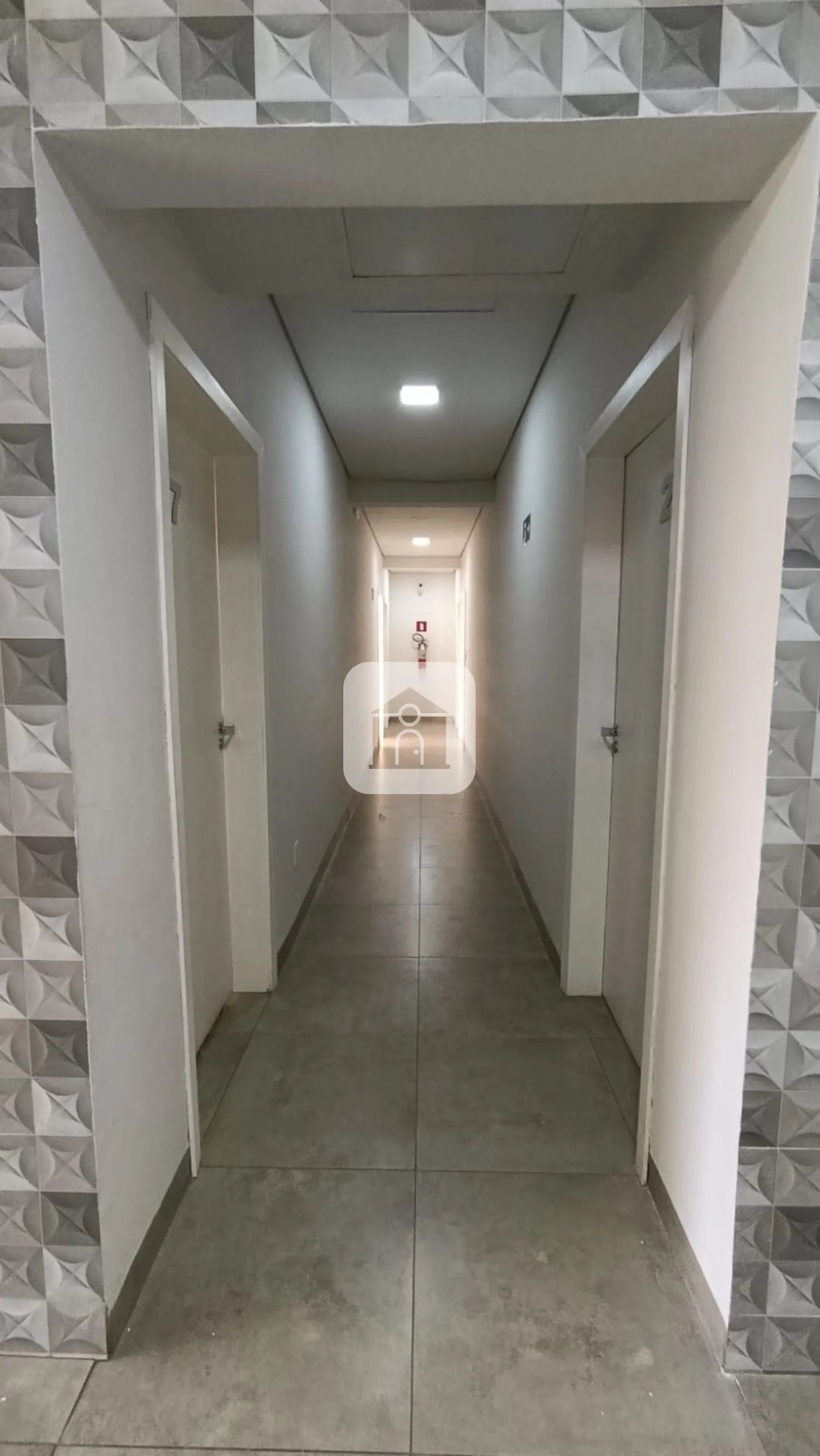 Alugar Comercial / Loja em Uberl&acirc;ndia R$ 1.200,00 - Foto 6