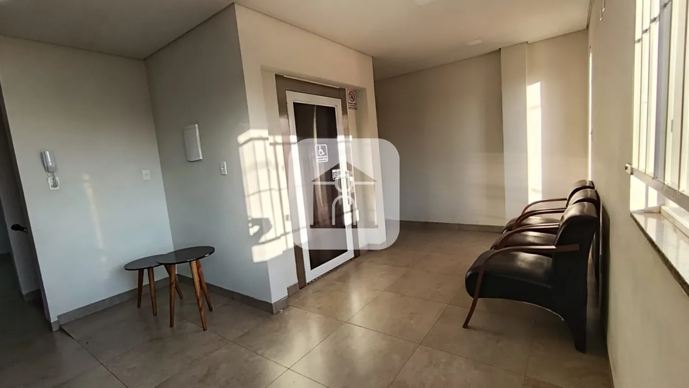 Alugar Comercial / Loja em Uberl&acirc;ndia R$ 1.200,00 - Foto 2