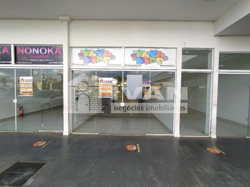 Alugar Comercial / Loja em Uberl&acirc;ndia R$ 1.875,00 - Foto 1