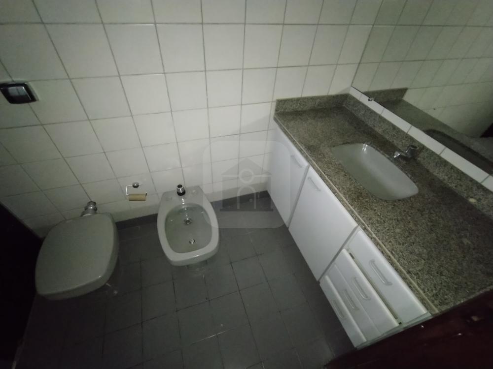 Alugar Apartamento / Padr&atilde;o em Uberl&acirc;ndia R$ 1.500,00 - Foto 21