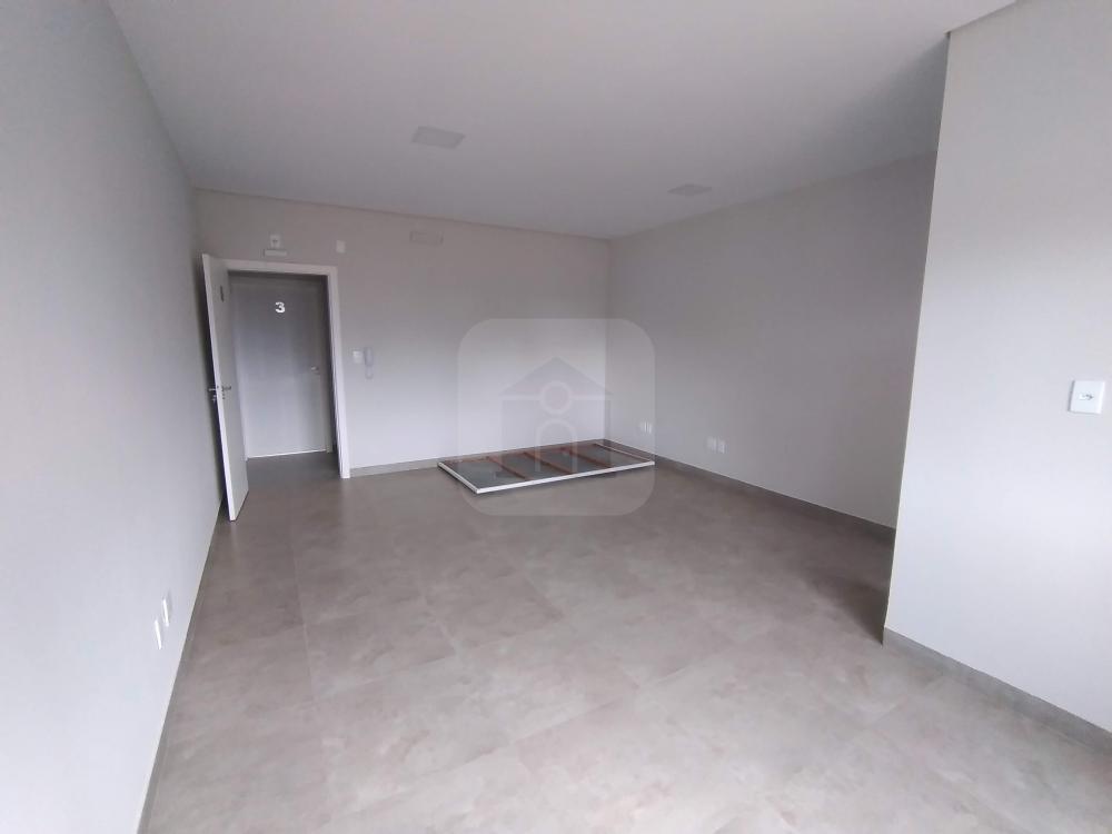 Alugar Comercial / Loja em Uberl&acirc;ndia R$ 850,00 - Foto 8