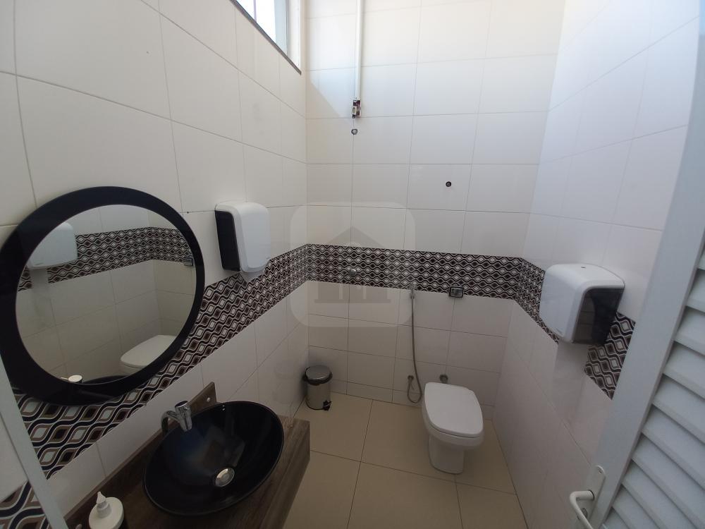 Alugar Comercial / Sala Comercial em Uberl&acirc;ndia R$ 8.500,00 - Foto 5