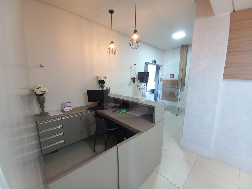 Alugar Comercial / Sala Comercial em Uberl&acirc;ndia R$ 8.500,00 - Foto 9