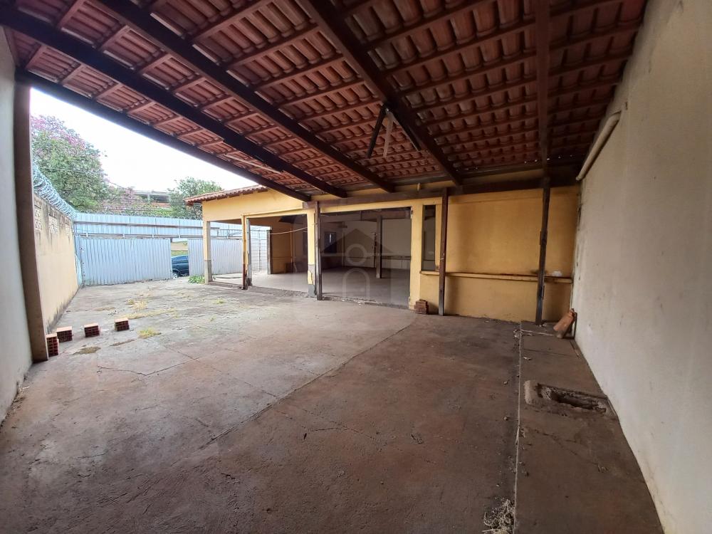 Alugar Comercial / Barrac&atilde;o em Uberl&acirc;ndia R$ 4.000,00 - Foto 3