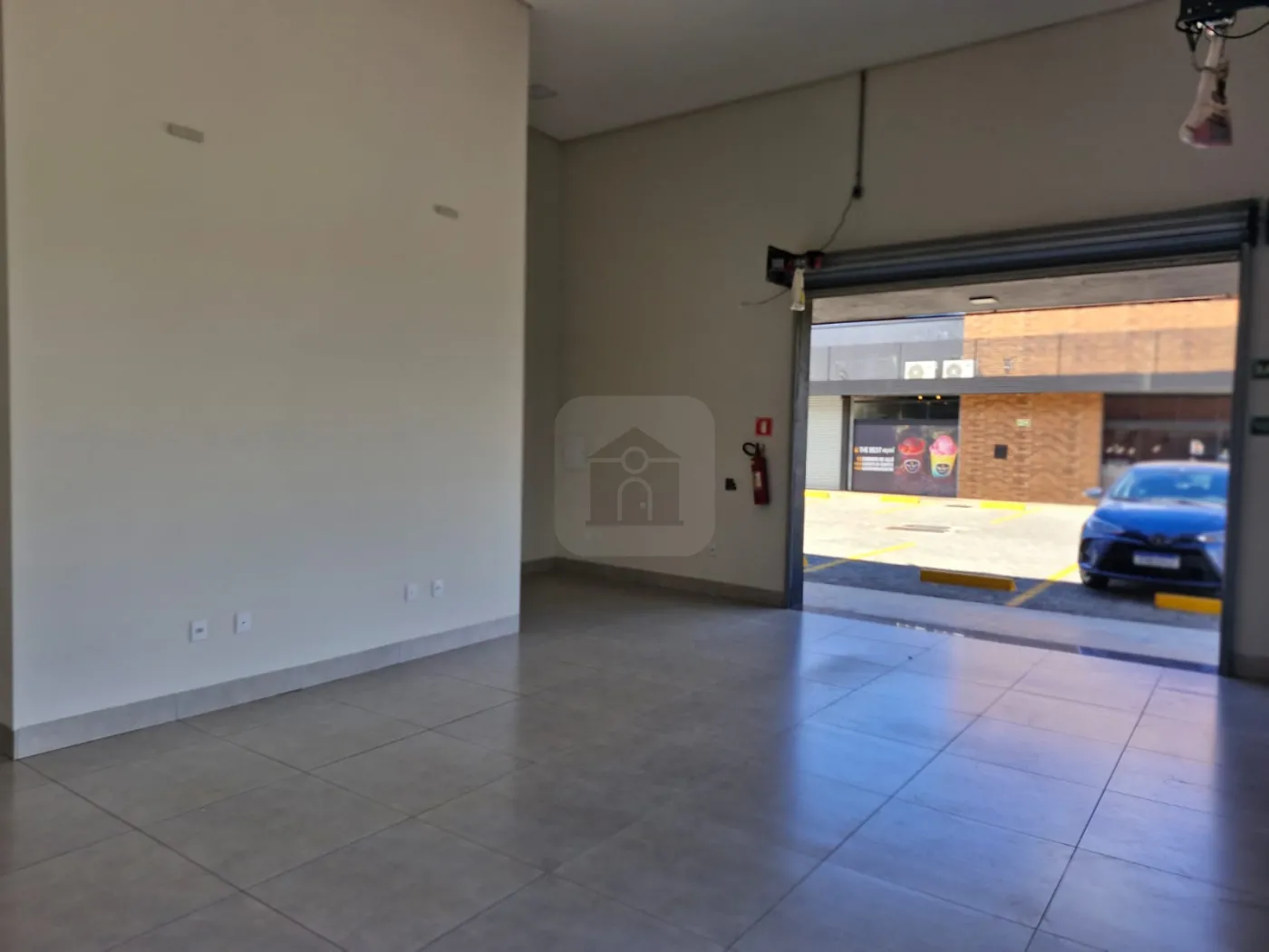 Alugar Comercial / Loja em Uberl&acirc;ndia R$ 4.600,00 - Foto 4