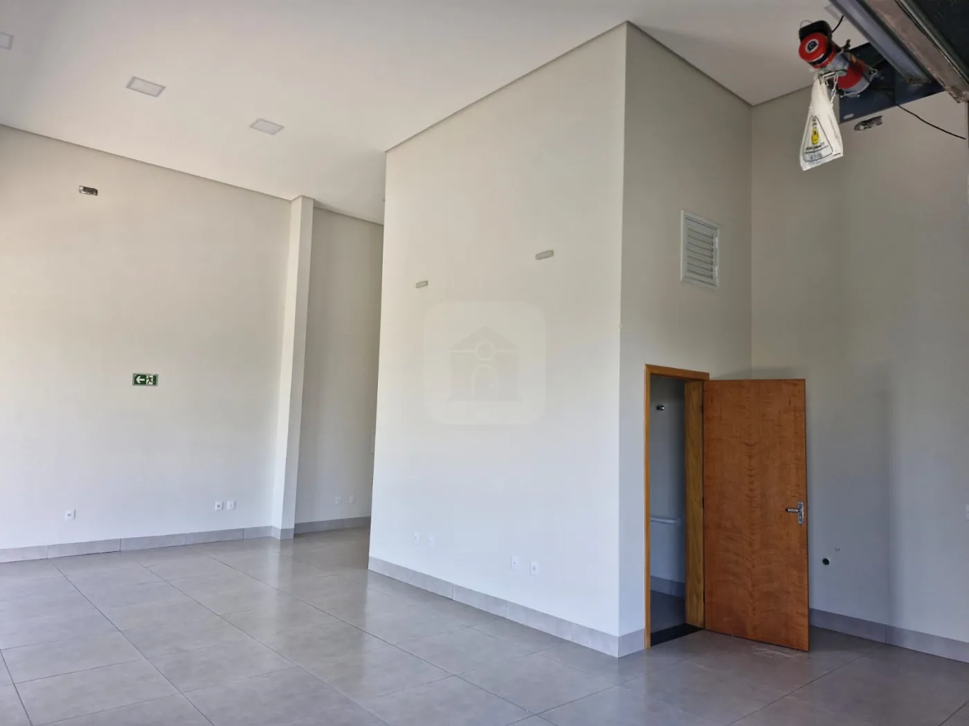 Alugar Comercial / Loja em Uberl&acirc;ndia R$ 4.600,00 - Foto 8