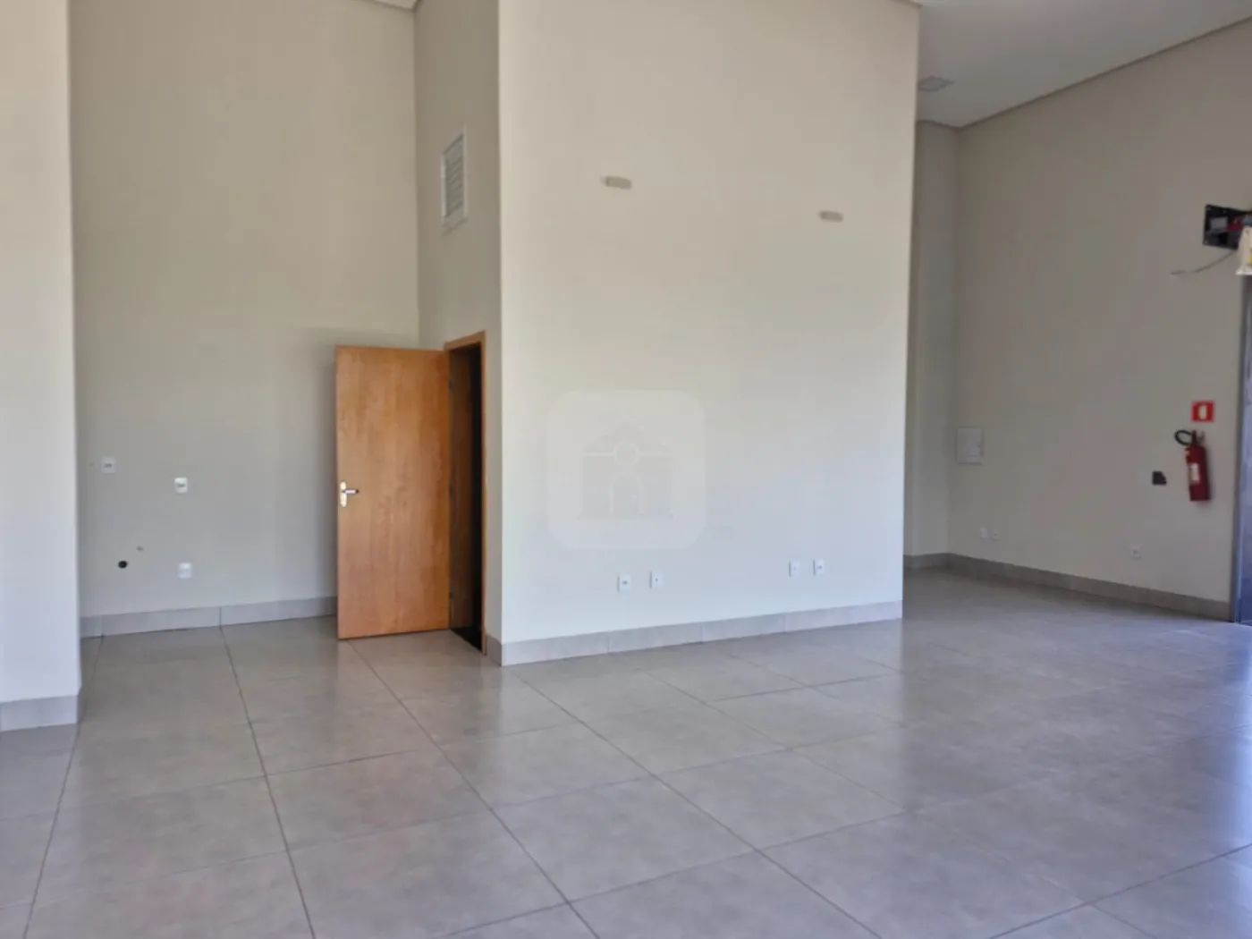 Alugar Comercial / Loja em Uberl&acirc;ndia R$ 4.600,00 - Foto 10