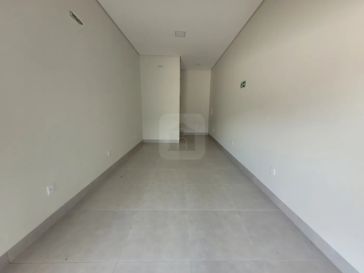 Alugar Comercial / Loja em Uberl&acirc;ndia R$ 1.800,00 - Foto 3