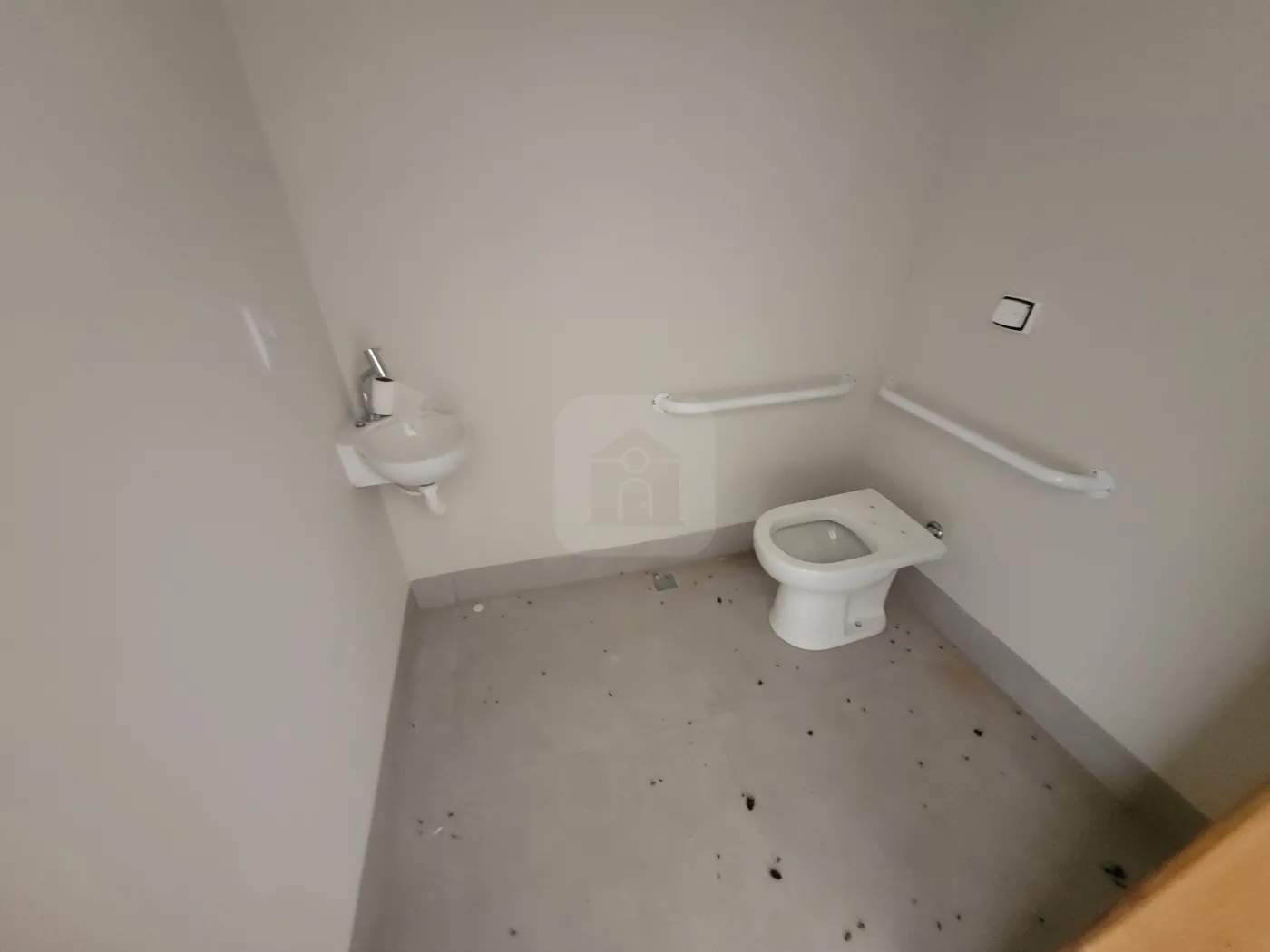 Alugar Comercial / Loja em Uberl&acirc;ndia R$ 1.800,00 - Foto 4