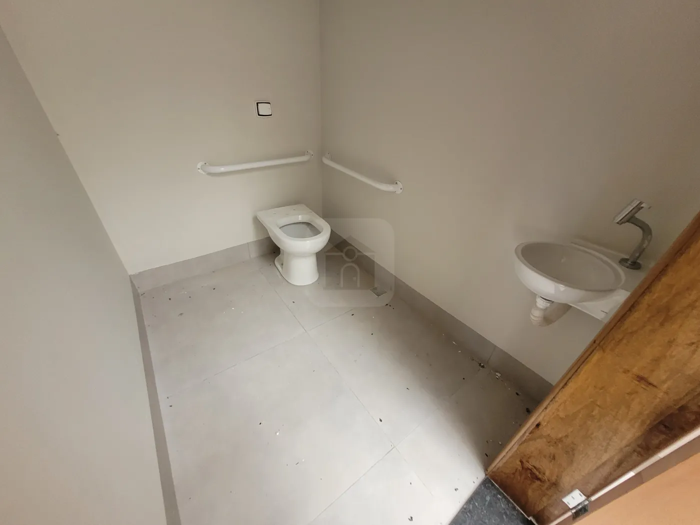 Alugar Comercial / Loja em Uberl&acirc;ndia R$ 3.700,00 - Foto 6