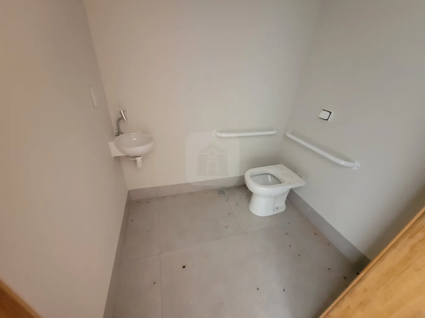 Alugar Comercial / Loja em Uberl&acirc;ndia R$ 1.800,00 - Foto 4