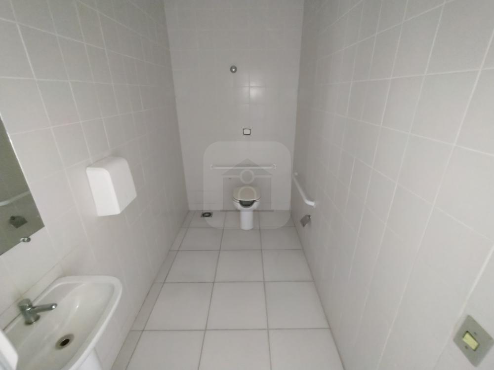 Alugar Comercial / Loja em Uberl&acirc;ndia R$ 24.000,00 - Foto 32