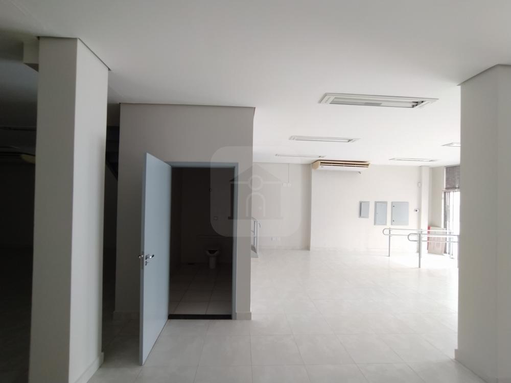 Alugar Comercial / Loja em Uberl&acirc;ndia R$ 24.000,00 - Foto 31