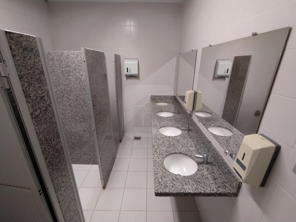 Alugar Comercial / Loja em Uberl&acirc;ndia R$ 24.000,00 - Foto 26