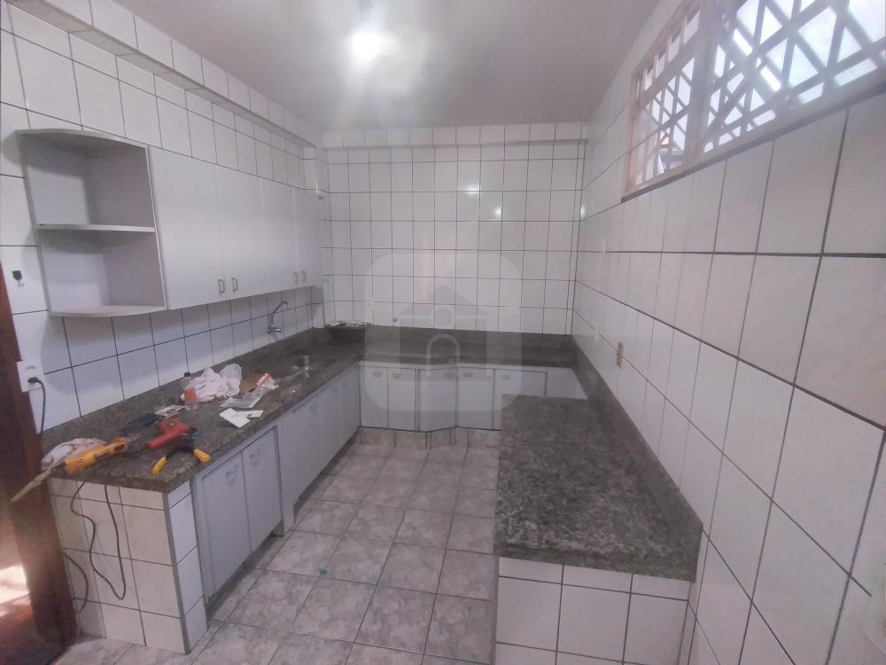 Alugar Casa / Padr&atilde;o em Uberl&acirc;ndia R$ 1.700,00 - Foto 7