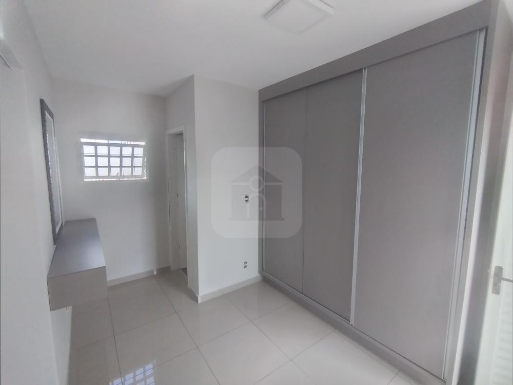 Alugar Casa / Padr&atilde;o em Uberl&acirc;ndia R$ 1.700,00 - Foto 5