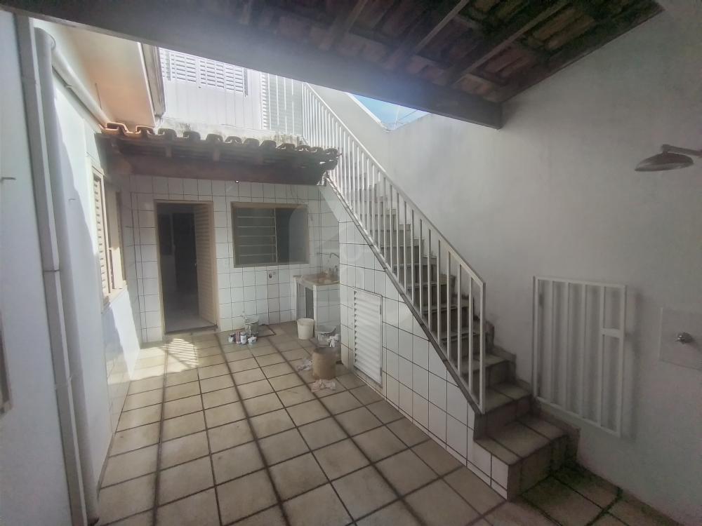 Alugar Casa / Padr&atilde;o em Uberl&acirc;ndia R$ 1.700,00 - Foto 13
