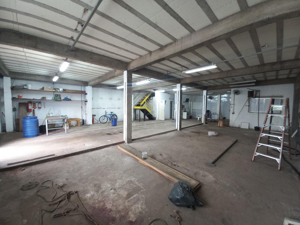 Alugar Comercial / Galp&atilde;o em Uberl&acirc;ndia R$ 4.500,00 - Foto 3