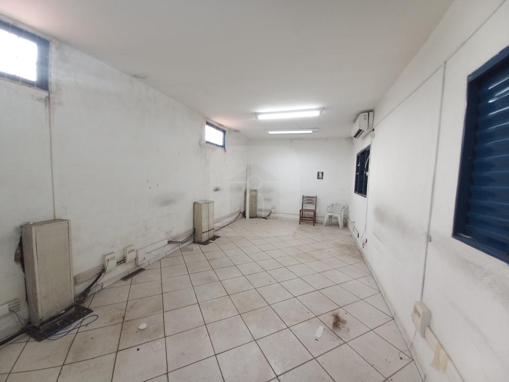 Alugar Comercial / Galp&atilde;o em Uberl&acirc;ndia R$ 4.500,00 - Foto 8