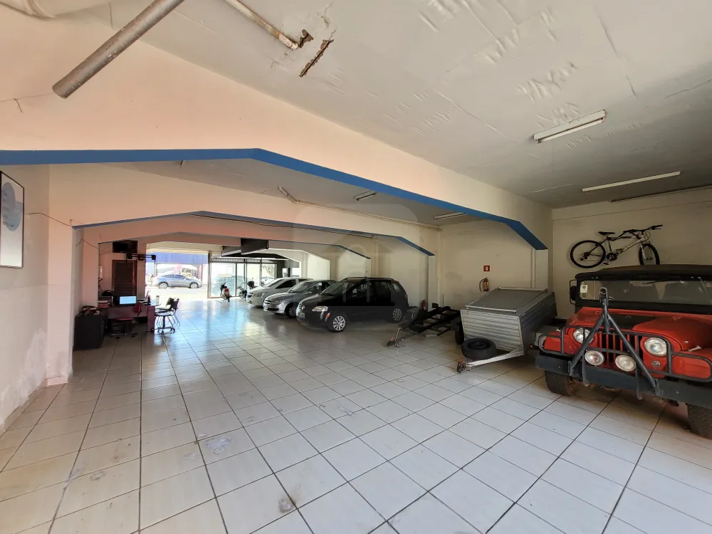 Alugar Comercial / Loja em Uberl&acirc;ndia R$ 7.500,00 - Foto 2