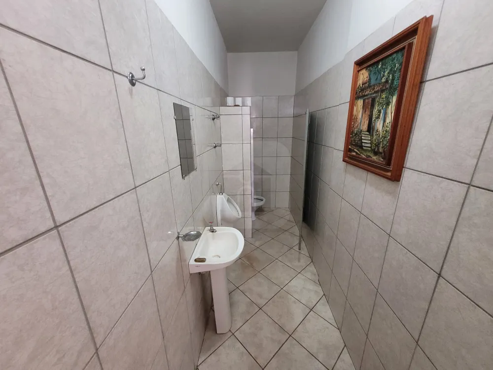 Alugar Comercial / Loja em Uberl&acirc;ndia R$ 7.500,00 - Foto 17