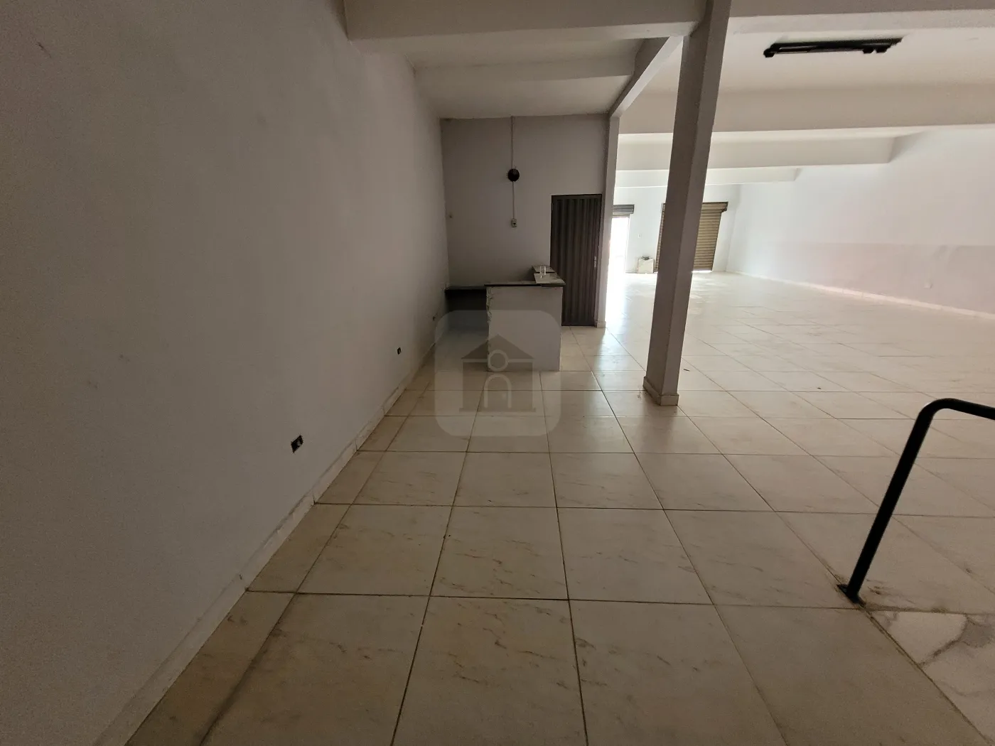 Alugar Comercial / Loja em Uberl&acirc;ndia R$ 3.300,00 - Foto 5