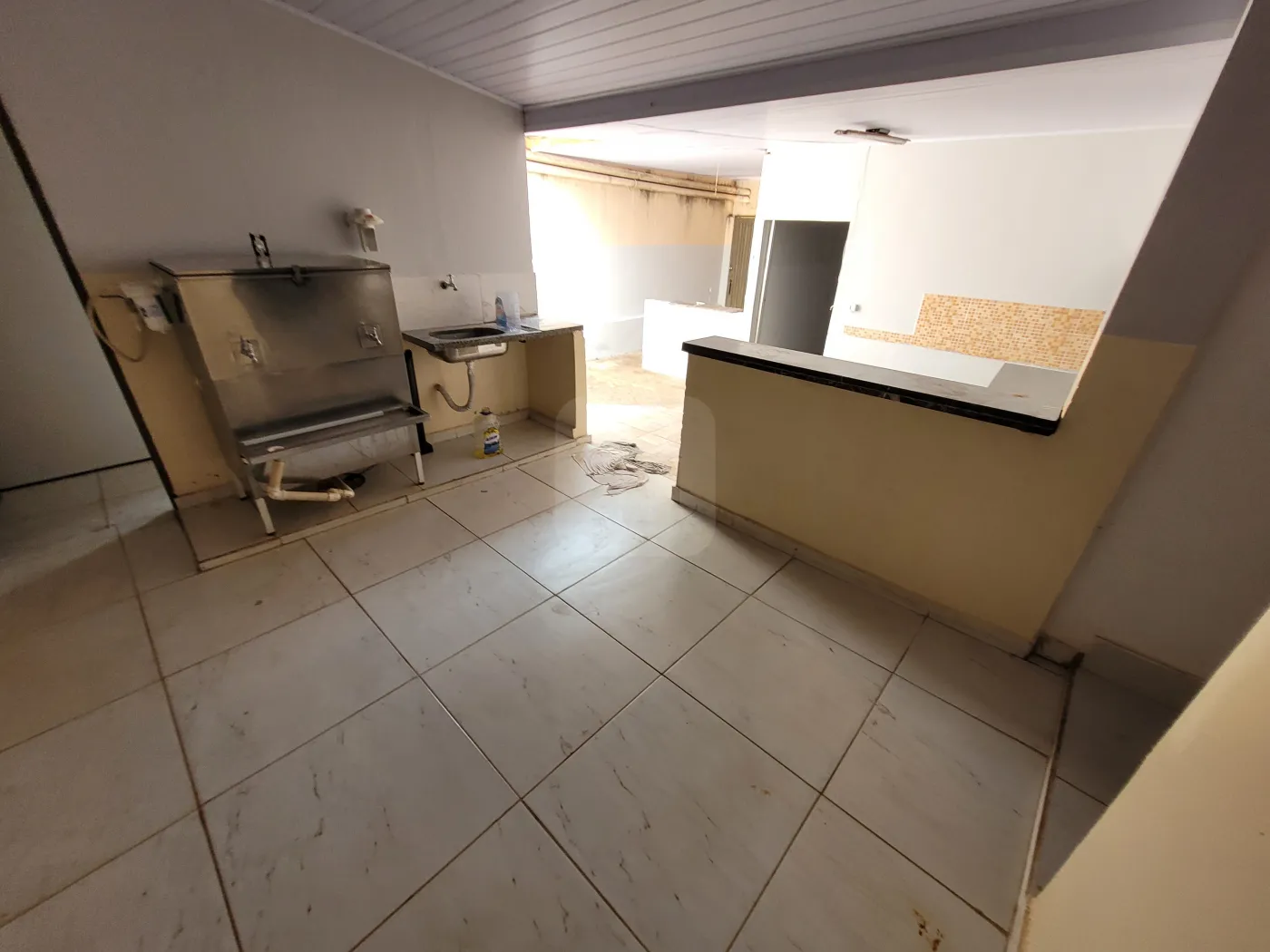 Alugar Comercial / Loja em Uberl&acirc;ndia R$ 3.300,00 - Foto 9