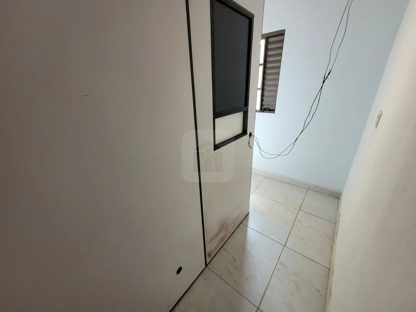 Alugar Comercial / Loja em Uberl&acirc;ndia R$ 3.300,00 - Foto 12